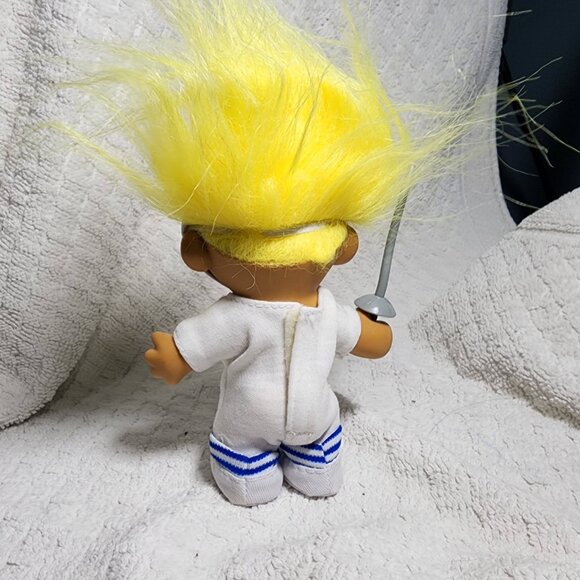 Vtg Troll Doll 4 1/2" Russ Fencing Fencer YELLOW Hair & Foil Mask - Picture 2 of 3